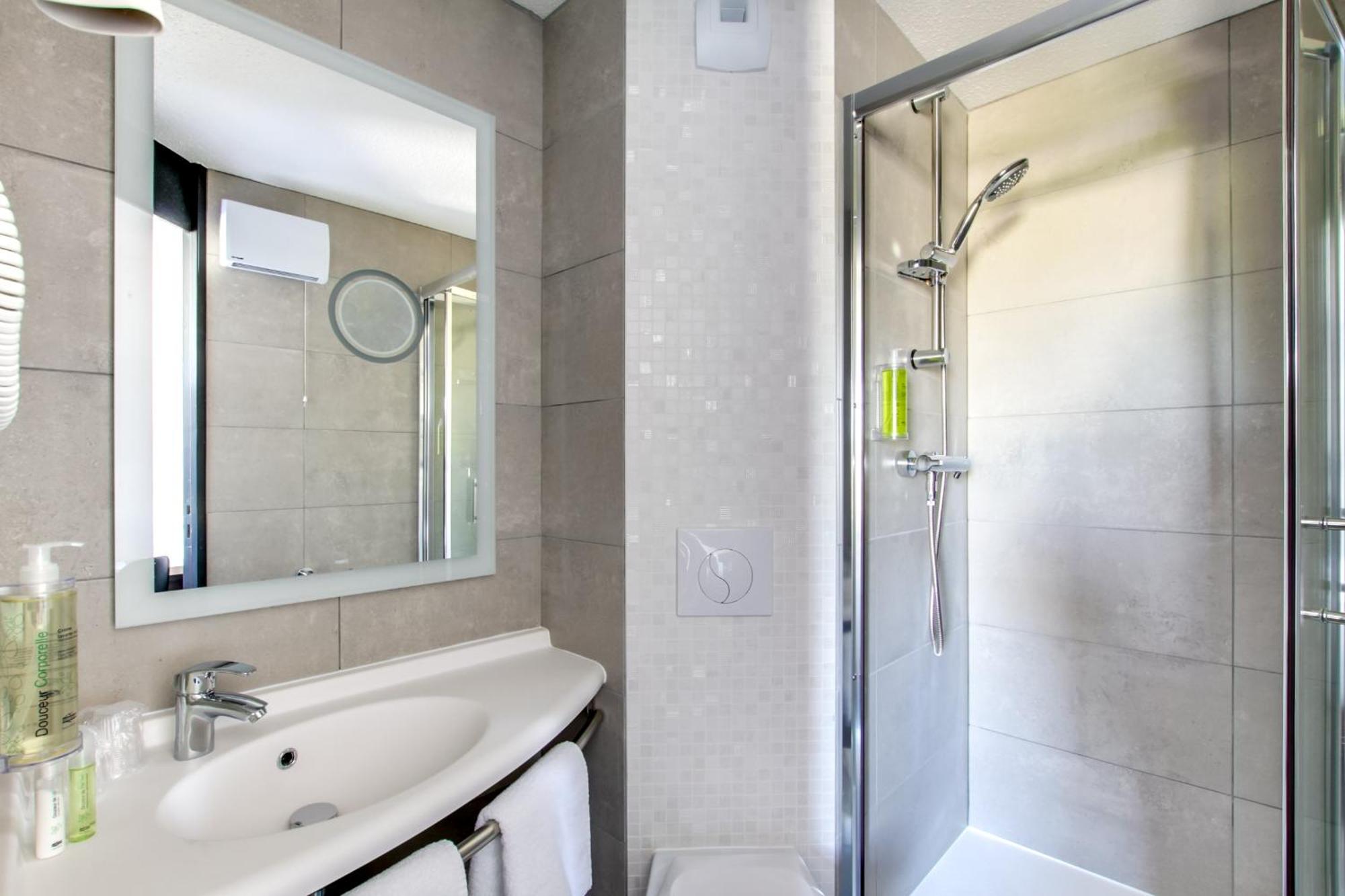 Brit Hotel Reims La Neuvillette Екстериор снимка