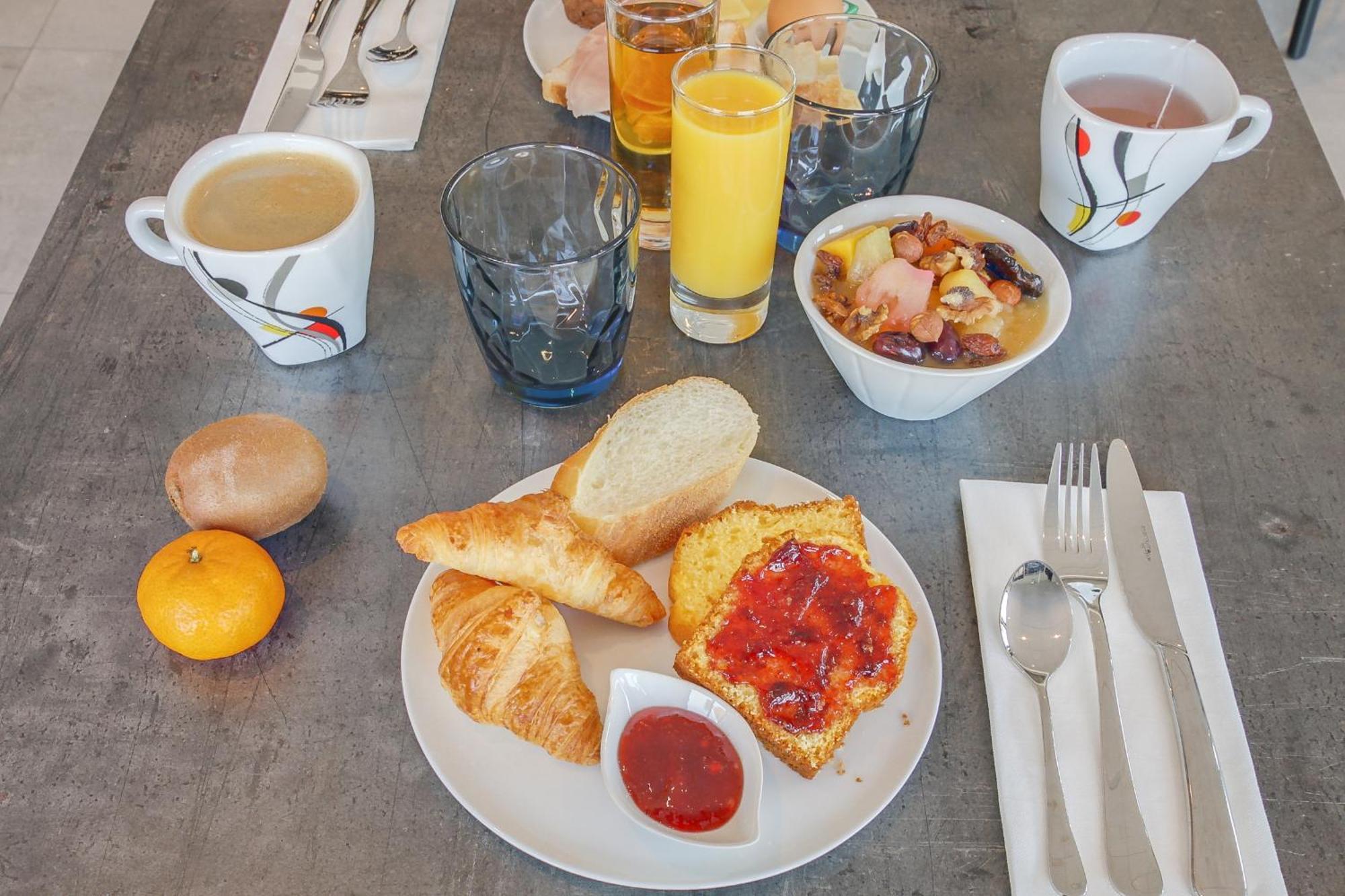 Brit Hotel Reims La Neuvillette Екстериор снимка