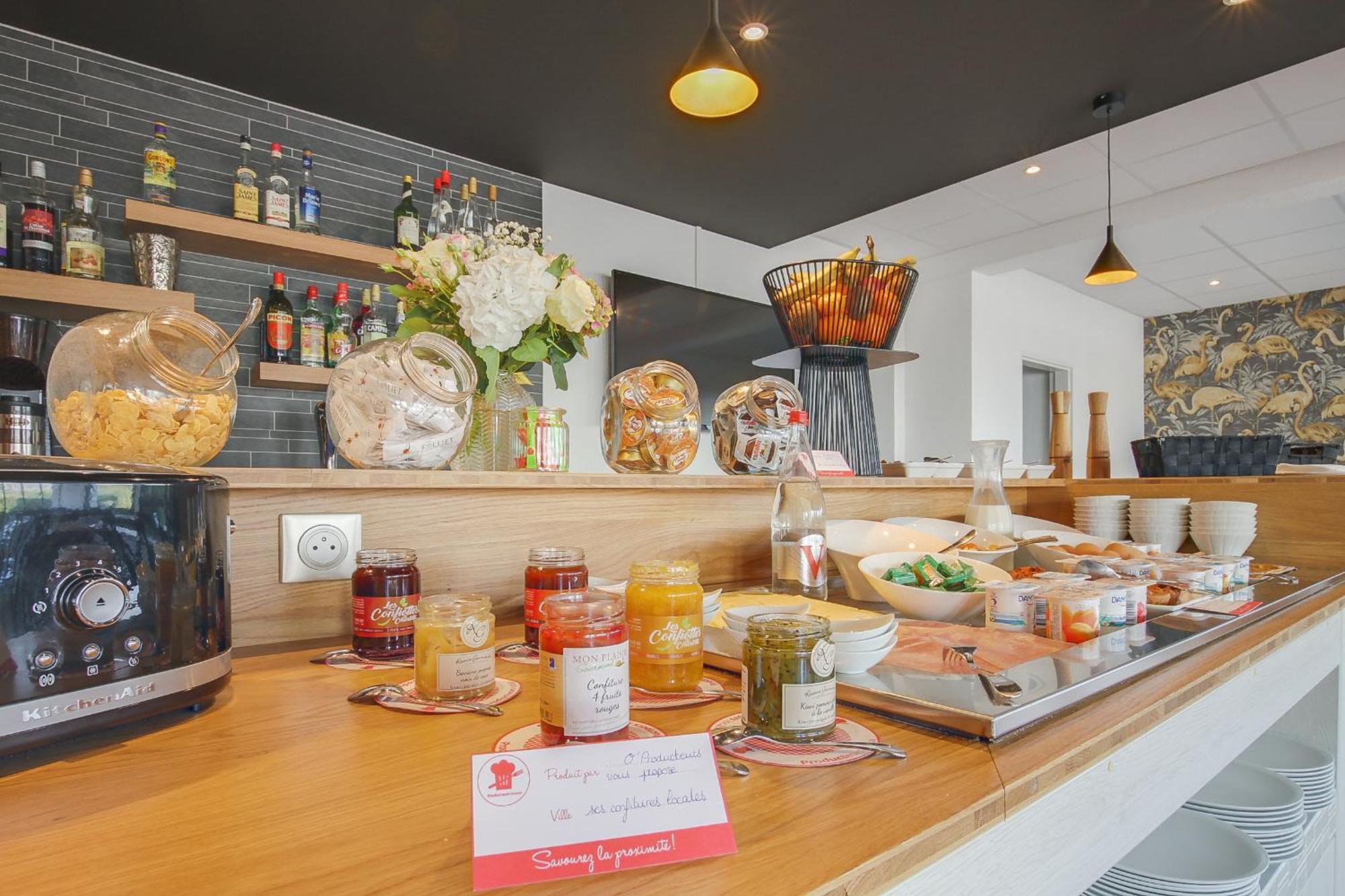 Brit Hotel Reims La Neuvillette Екстериор снимка