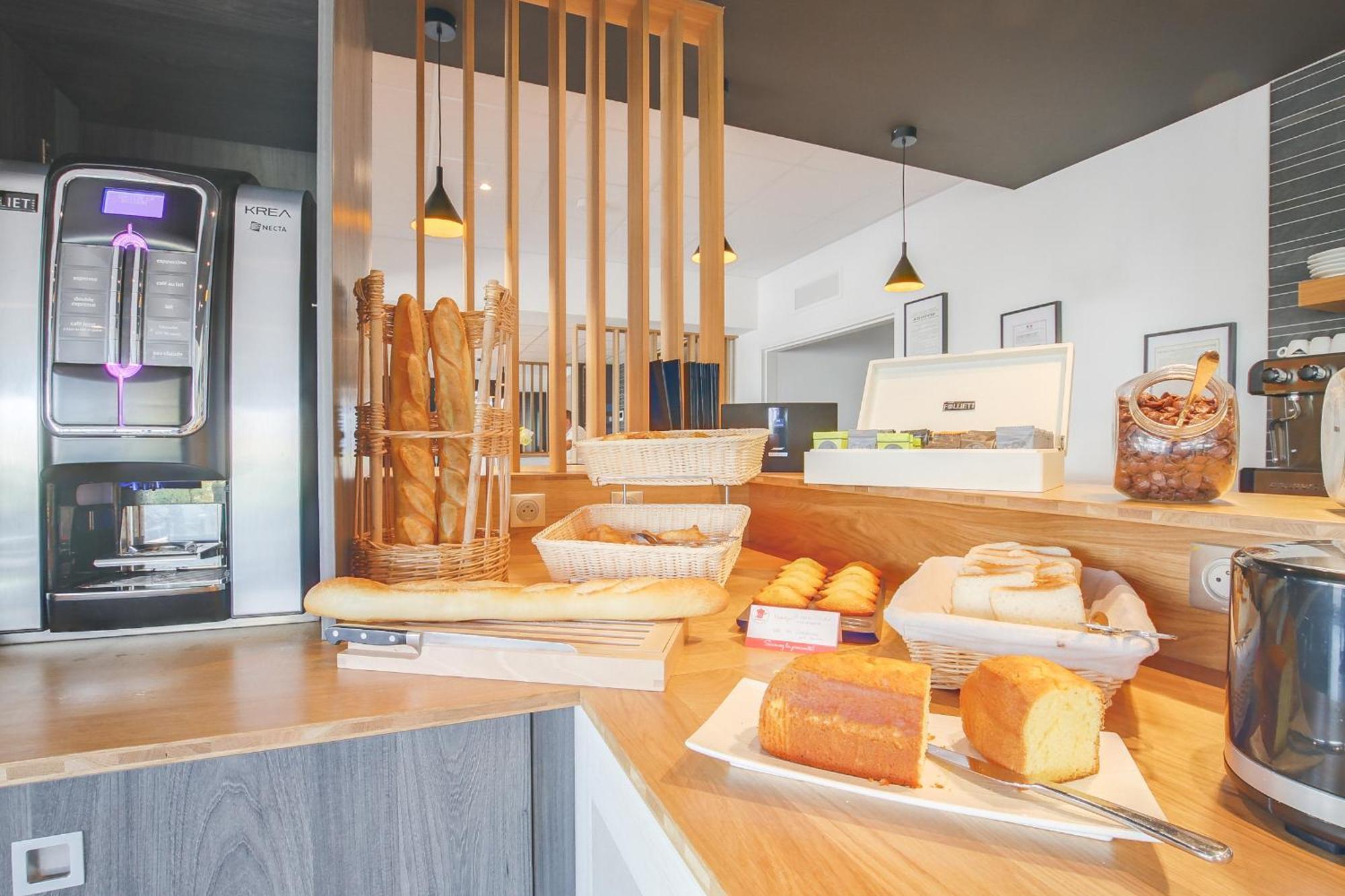 Brit Hotel Reims La Neuvillette Екстериор снимка